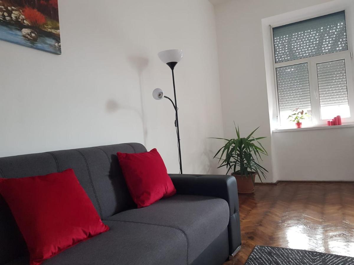 Ferienwohnung Casa Milan Oradea Exterior foto